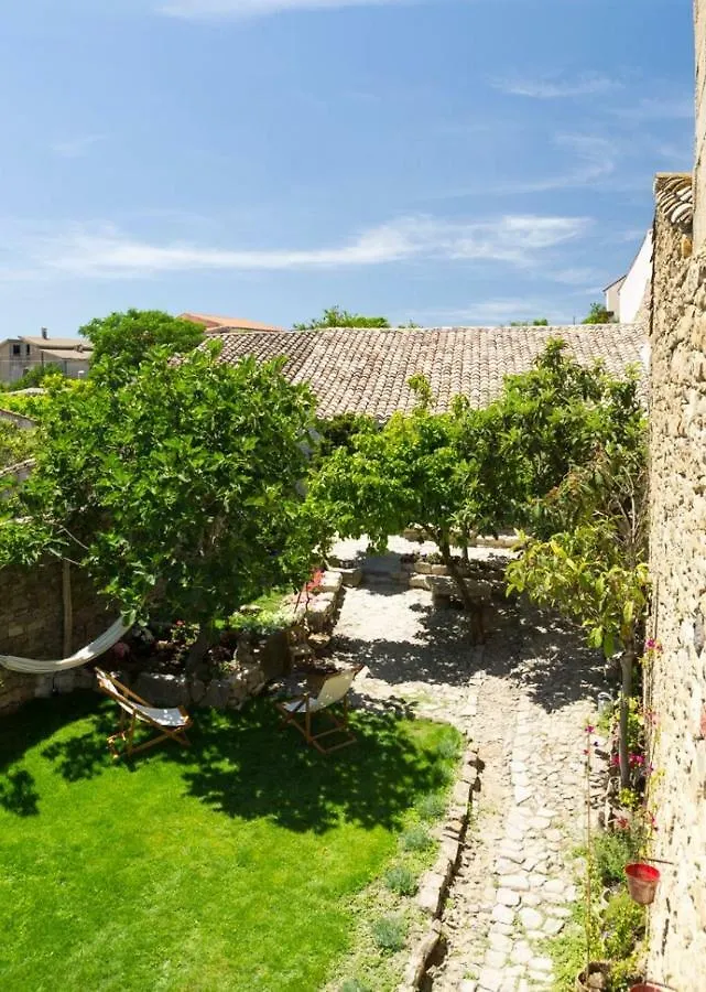 Mario Cesare - Exclusive B&B Gergei 0*,  Italy